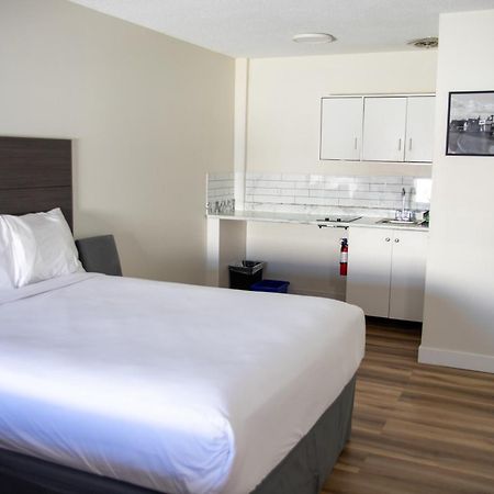 Ramada By Wyndham Dawson Creek Otel Dış mekan fotoğraf