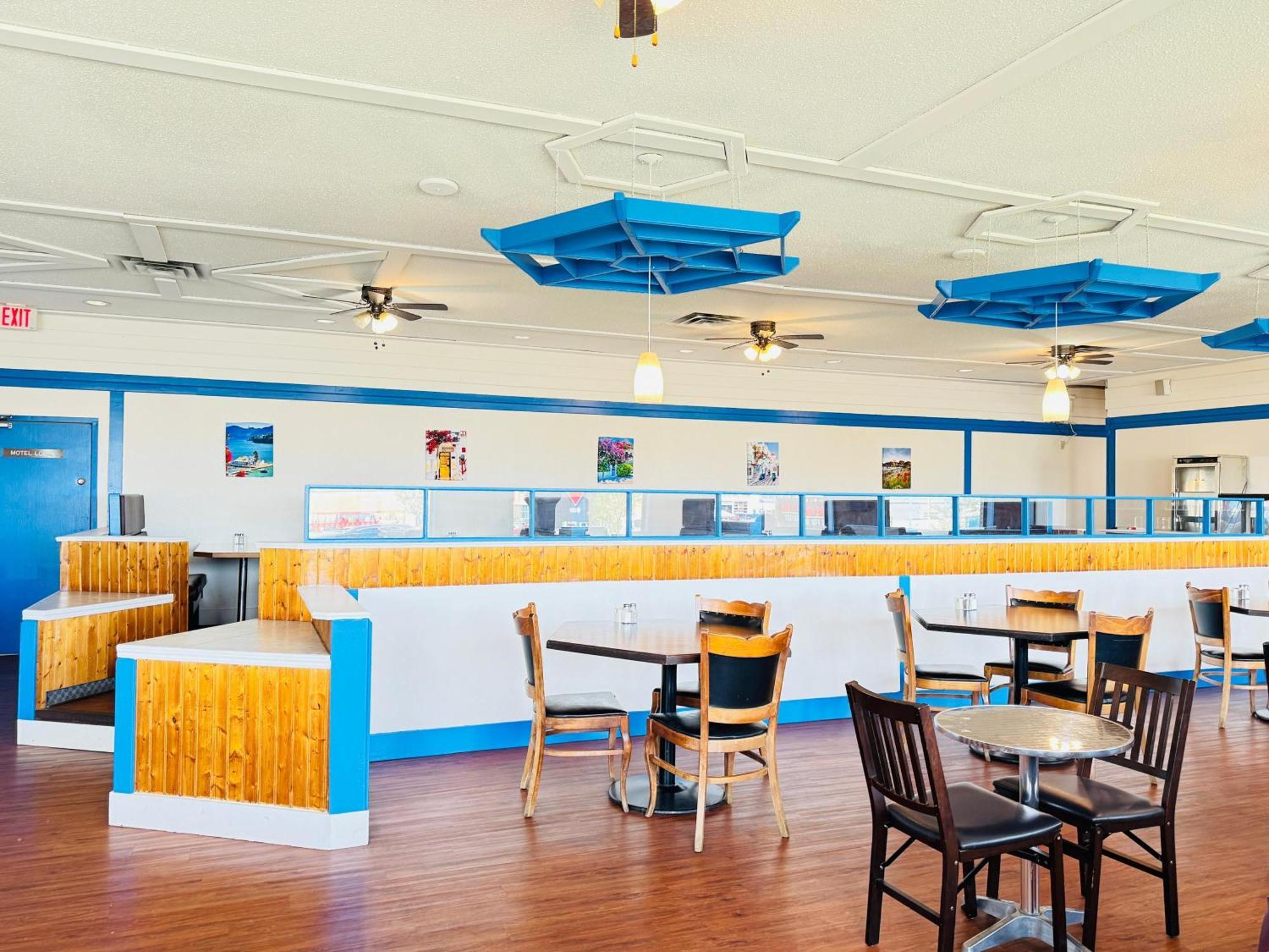 Ramada By Wyndham Dawson Creek Otel Dış mekan fotoğraf