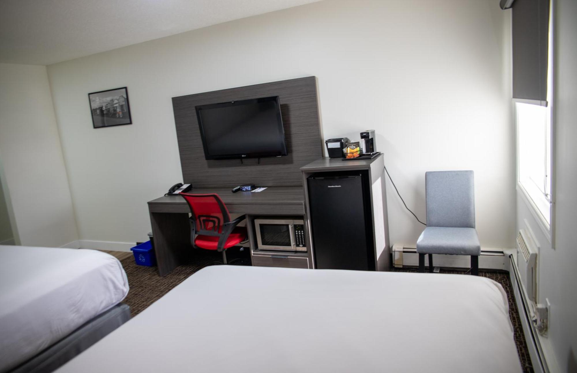 Ramada By Wyndham Dawson Creek Otel Dış mekan fotoğraf