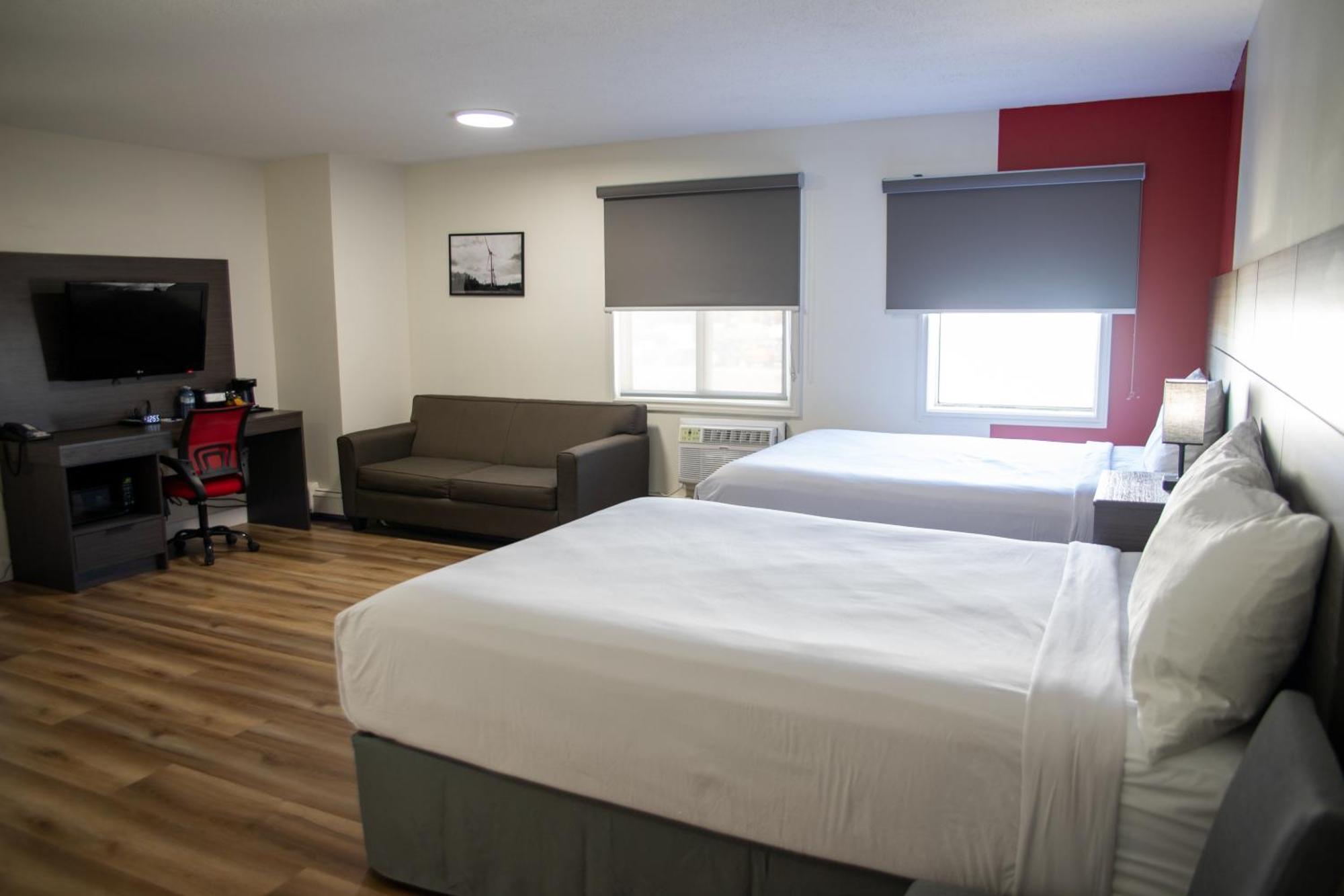 Ramada By Wyndham Dawson Creek Otel Dış mekan fotoğraf