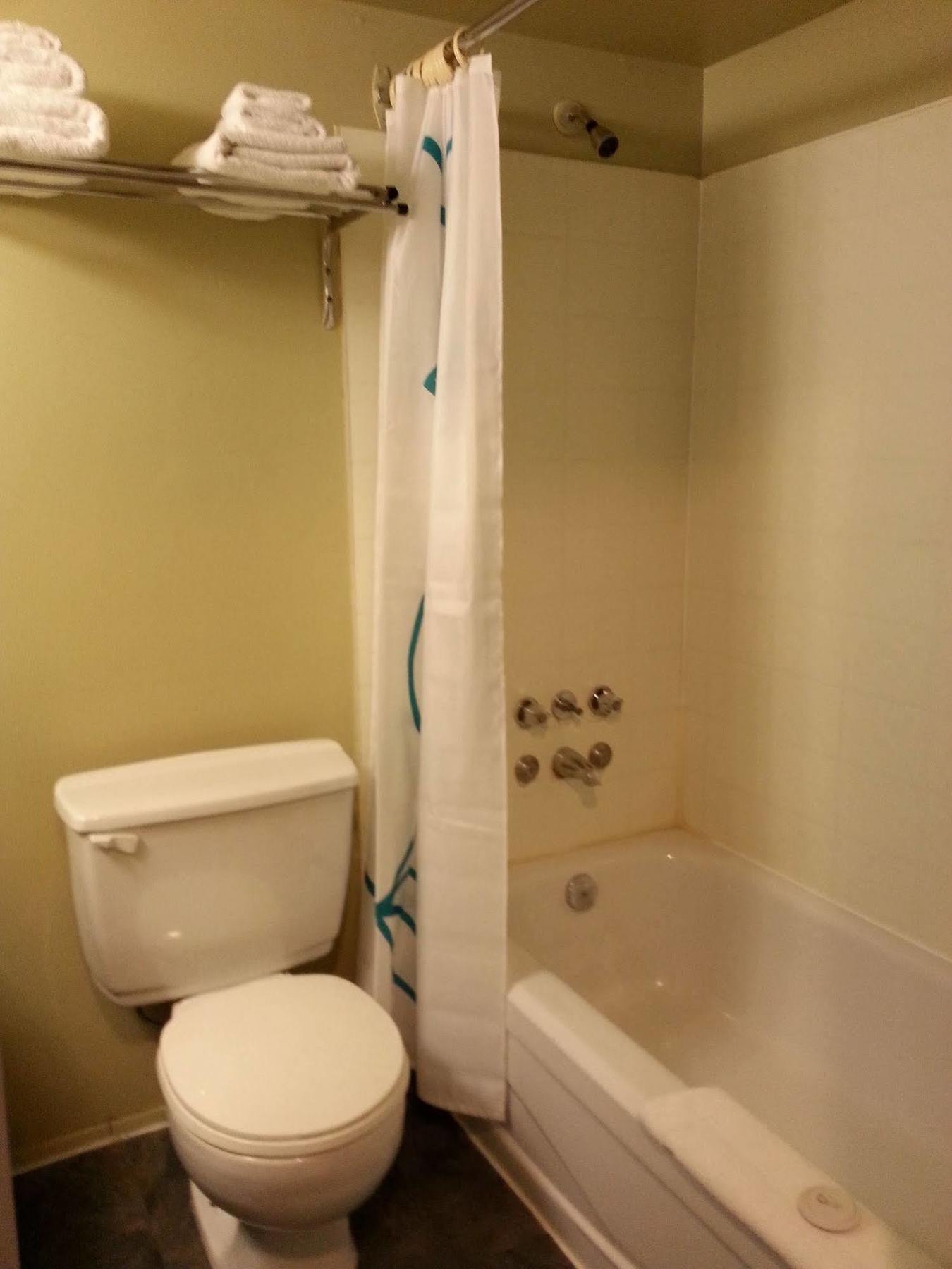 Ramada By Wyndham Dawson Creek Otel Dış mekan fotoğraf