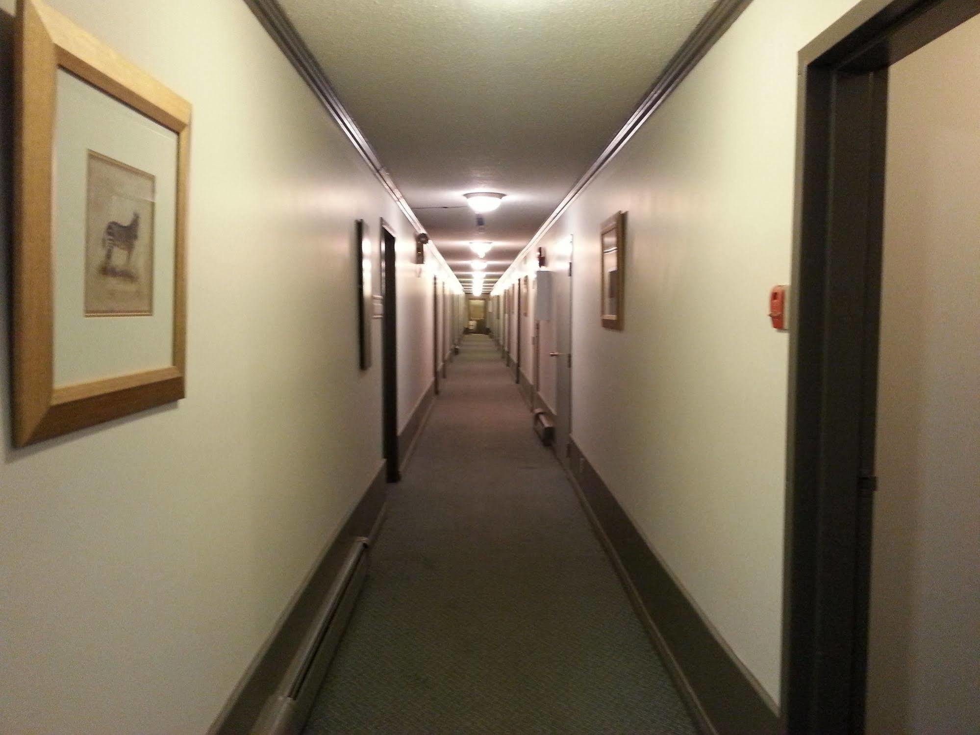 Ramada By Wyndham Dawson Creek Otel Dış mekan fotoğraf